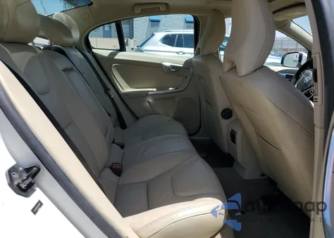 2013 Volvo S60 T5 z USA, uszkodzony, nr VIN YV1612FH7D2191517